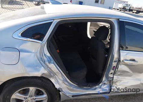 2022 Chevrolet Malibu Fwd Lt из США, поврежденный, VIN 1G1ZD5ST3NF172424